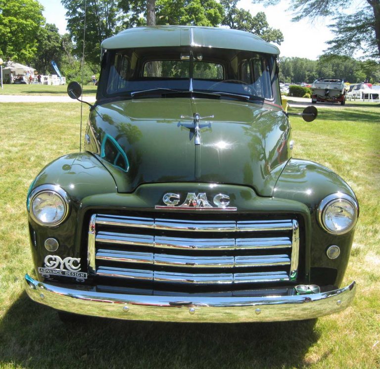 1953 GMC Suburban