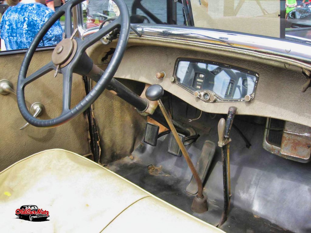 1930 Auburn 8-95 Phaeton Sedan