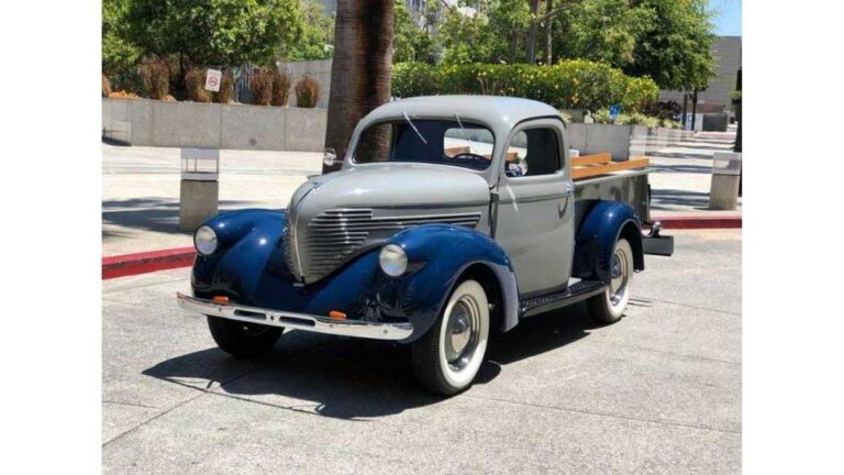 1938 Willys Overland 77